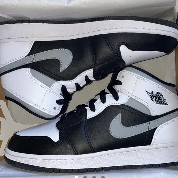 nike jordan shoes under 3000